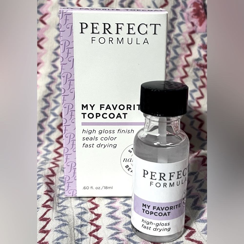Perfect formula My favorite Topcoat high gloss finish nail polish new ❤️